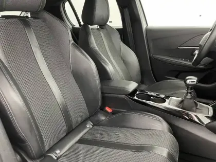 Photo 58 Peugeot 208  PureTech 100 S&S BVM6