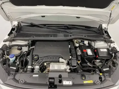 Photo 52 Peugeot 208  PureTech 100 S&S BVM6