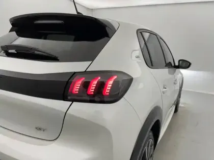 Photo 62 Peugeot 208  PureTech 100 S&S BVM6