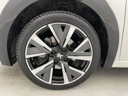 Photo 48 Peugeot 208  PureTech 100 S&S BVM6