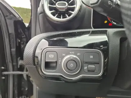 Photo 15 Mercedes Classe A  180 d 7G-DCT