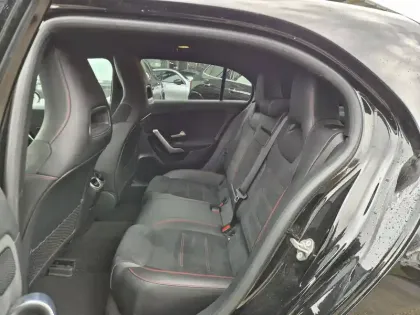 Photo 8 Mercedes Classe A  180 d 7G-DCT