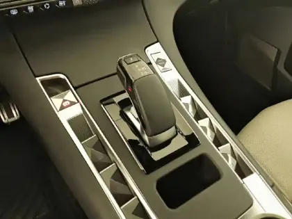 Photo 96 DS DS 7 DS7 Crossback Hybride E-Tense 300 EAT8 4x4