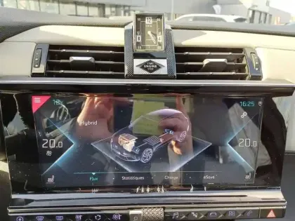 Photo 40 DS Ds 7 DS7 Crossback Hybride E-Tense 300 EAT8 4x4