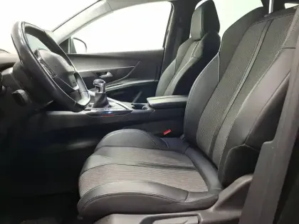 Photo 13 Peugeot 3008 Gén. II Ph2 Allure 5