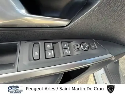 Photo 11 Peugeot 3008  Electrique 325 ch 4x4 73 kWh