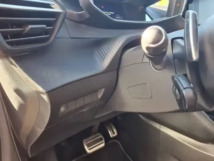 Photo 19 Peugeot 208  PureTech 100 S&S EAT8