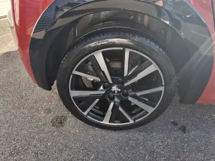 Photo 11 Peugeot 208  PureTech 100 S&S EAT8