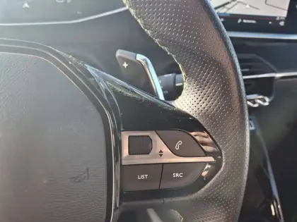 Photo 22 Peugeot 208  PureTech 100 S&S EAT8