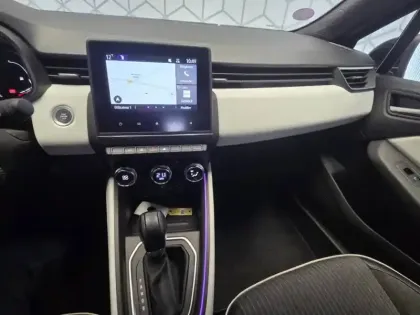 Photo 9 Renault Clio  E-Tech full hybrid 145