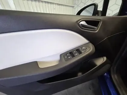 Photo 24 Renault Clio  E-Tech full hybrid 145