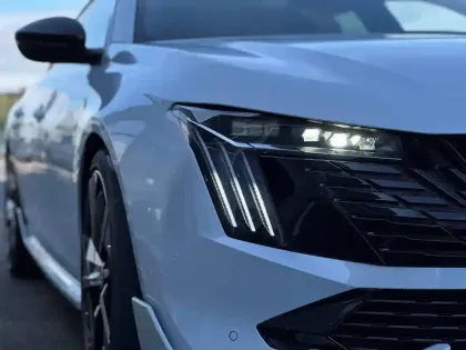 Photo 154 Peugeot 508  SW Hybrid4 360 e-EAT8 Peugeot Sport Engineered