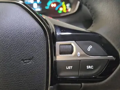 Photo 28 Peugeot 208  Electrique 50 kWh 136ch