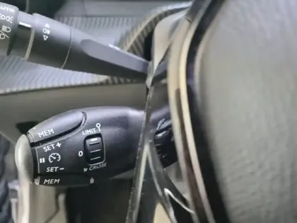 Photo 26 Peugeot 208  Electrique 50 kWh 136ch