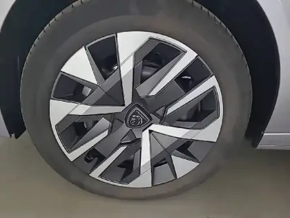 Photo 12 Peugeot 208  Electrique 50 kWh 136ch