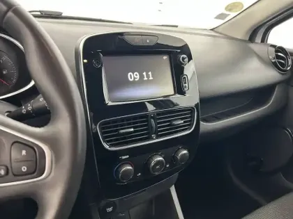 Photo 101 Renault Clio  dCi 75 E6C