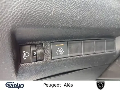 Photo 15 Peugeot 208  PURETECH 100 S&S BVM6