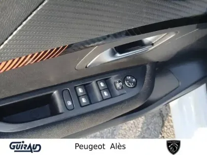 Photo 12 Peugeot 208  PureTech 100 S&S BVM6