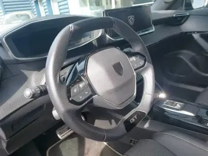 Photo 8 Peugeot 2008  Hybrid 136 e-DCS6