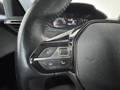 Photo 25 Peugeot 208  PureTech 100 S&S BVM6