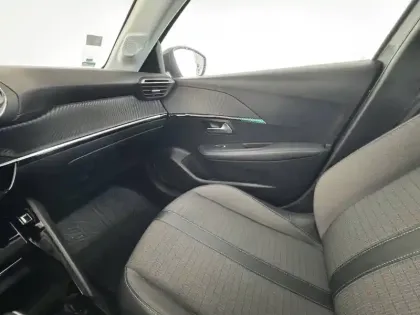 Photo 38 Peugeot 208  PureTech 100 S&S BVM6