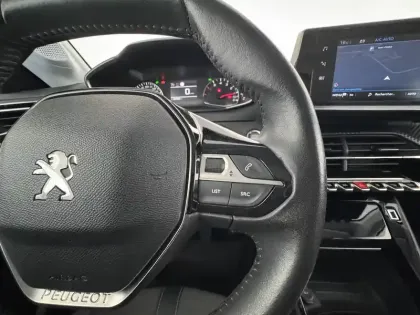 Photo 26 Peugeot 208  PureTech 100 S&S BVM6