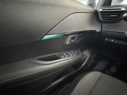 Photo 30 Peugeot 208  PureTech 100 S&S BVM6