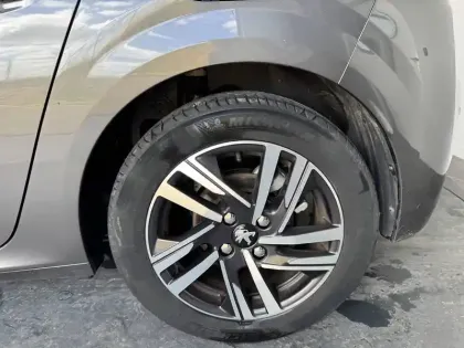 Photo 10 Peugeot 208  PureTech 100 S&S BVM6