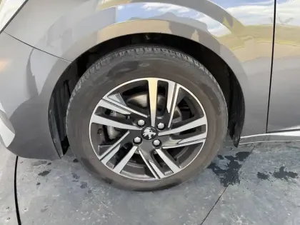 Photo 42 Peugeot 208  PureTech 100 S&S BVM6