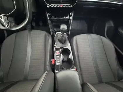 Photo 34 Peugeot 208  PureTech 100 S&S BVM6