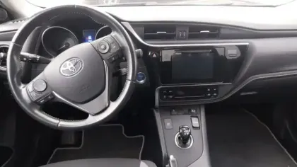 Photo 8 Toyota Auris  Hybride 136h