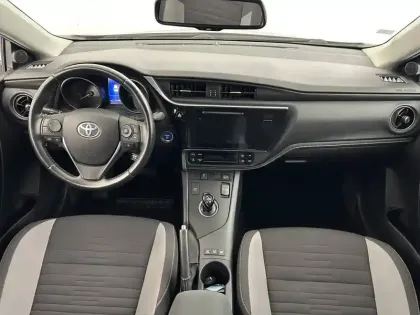 Photo 82 Toyota Auris  Hybride 136h