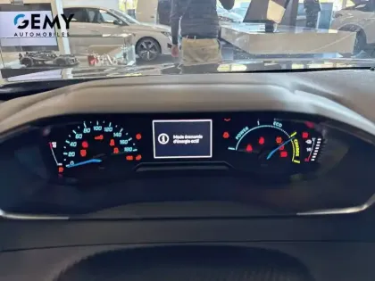 Photo 11 Peugeot 2008  Electrique 50 kWh 136 ch