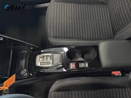 Photo 13 Peugeot 2008  Electrique 50 kWh 136 ch