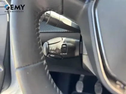 Photo 12 Peugeot 208  PureTech 75 S&S BVM5