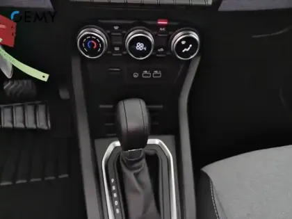 Photo 12 Renault Clio  E-Tech full hybrid 145 ch GSR2