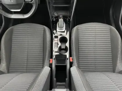 Photo 25 Peugeot 208  Electrique 50 kWh 136ch