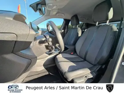 Photo 52 Peugeot 2008  PureTech 130 S&S BVM6