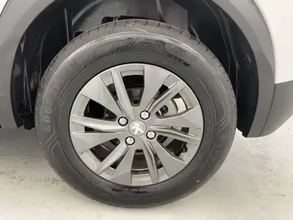 Photo 47 Peugeot 2008  PureTech 100 S&S BVM6