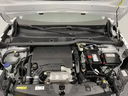 Photo 84 Peugeot 2008  PureTech 100 S&S BVM6