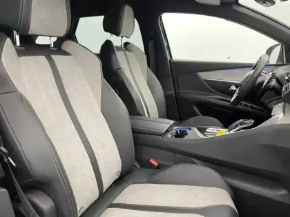 Photo 90 Peugeot 3008  Hybrid 225 e-EAT8