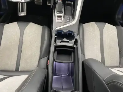 Photo 56 Peugeot 3008  Hybrid 225 e-EAT8