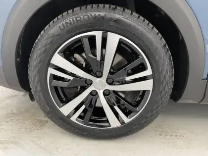 Photo 48 Peugeot 3008  Hybrid 225 e-EAT8