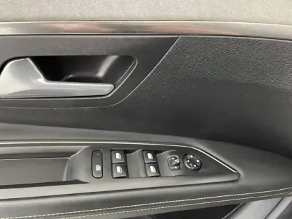 Photo 63 Peugeot 3008  Hybrid 225 e-EAT8