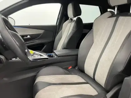 Photo 77 Peugeot 3008  Hybrid 225 e-EAT8