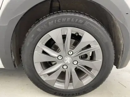 Photo 15 Peugeot 208  Electrique 50 kWh 136ch