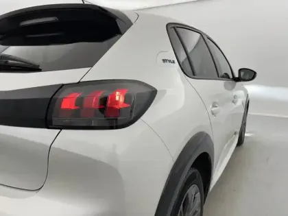 Photo 30 Peugeot 208  Electrique 50 kWh 136ch