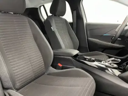 Photo 26 Peugeot 208  Electrique 50 kWh 136ch