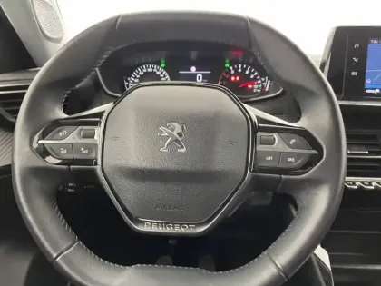 Photo 54 Peugeot 2008  PureTech 100 S&S BVM6