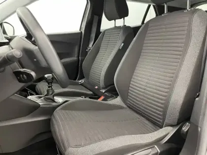 Photo 77 Peugeot 2008  PureTech 100 S&S BVM6